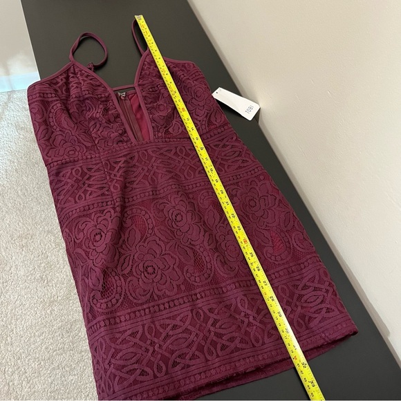 NWT TOBI Out For the Day Plunging Bodycon Mini Dress in Wine - Picture 16 of 16